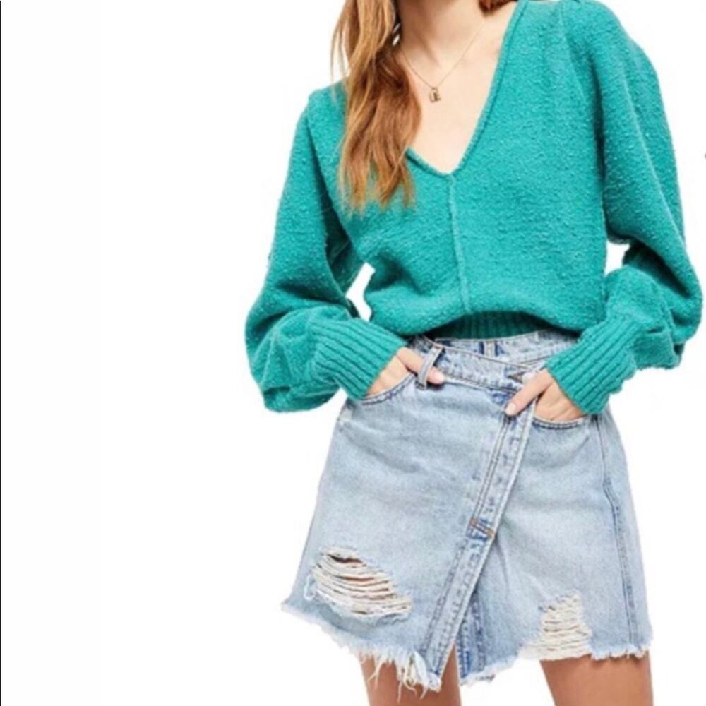NWT! Free People Reverie V-Neck Sweater Size Medium
